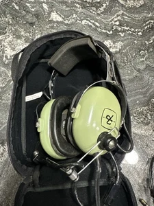 David Clark Aviation Pilot Headset - Model H10-30 - Picture 1 of 5