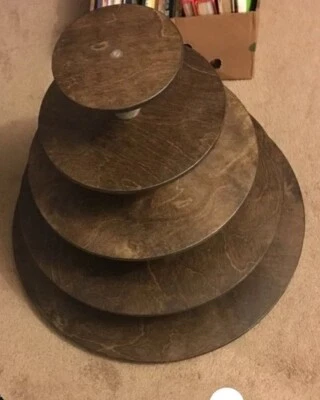 Soporte para pasteles/cupcakes de boda Foto 1 de 4