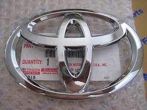 Toyota Avalon Front Grille Emblem Chrome New Factory OEM 2007 - 2010