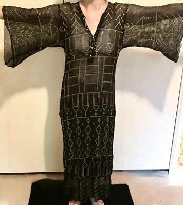 Antiguo vestido de traje de renacimiento egipcio de la década de 1920 negro y plateado Art Deco/Flapper  Foto 1 de 4