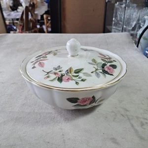 Wedgwood Hathaway Rose pentola con coperchio - Foto 1 di 12