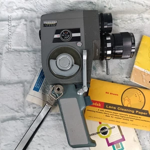 Crown Optical Co. Crown 8 E Z S EZS movie camera and manuals a13 - Picture 1 of 6