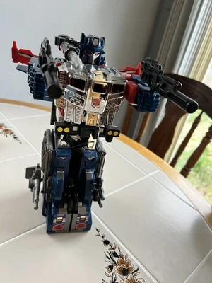 Hasbro 2003 Transformers Commemorative Powermaster Optimus Prime with Apex Armor - Image 1 of 4