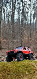 AXIAL SCX10 II Hardbody Jeep Cherokee (BEST OFFER) Scale RC Crawler - Picture 1 of 23