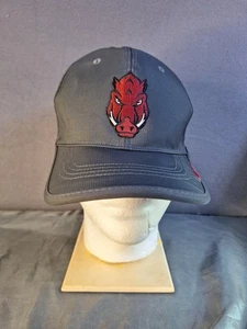 Cappello da baseball Nike Dri-Fit Arkansas Razorbacks Classic 99 nero adatto a tutti - Foto 1 di 7