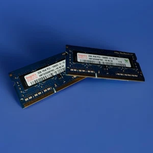 Memoria RAM Hynix 2X 2GB PC3-10600S DDR3-1333 SODIMM 1.5V 1Rx8 HMT325S6BFR8C-H9 - Foto 1 di 4