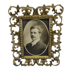 Antiguo marco de metal dorado dorado estilo rococó de 1900 retrato de hombre - Imagen 1 de 12