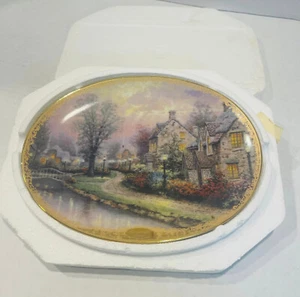 Thomas Kinkade Lamplight Village LAMPLIGHT LANE 8.75"x6.62" 4363A NUEVO~ ovalado - Imagen 1 de 6