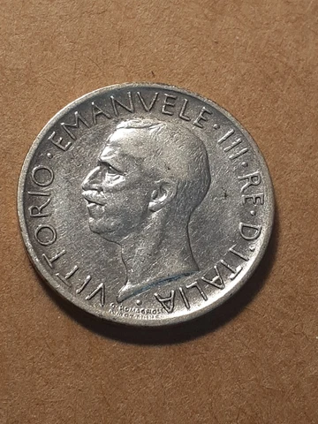 1930 R   5 LIRE ITALY SILVER    VITTORIO EMANVELE III Cover