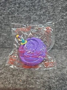 1999 Polly Pocket Subway Kids Meal Toy - Skate Park - Picture 1 of 4