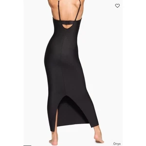 Vestido largo con aros Skims Body - Talla: grande negro venta al por menor $148,00 - Imagen 1 de 7