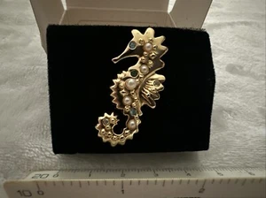 NIB Stunning Avon Seahorse Elegant Sealife Pin Brooch Pearls Crystal RS Goldtone - Picture 1 of 3