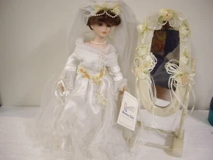 Muñeca de reliquia, Duck House, 13" de altura, porcelana, muñeca de novia - Imagen 1 de 9