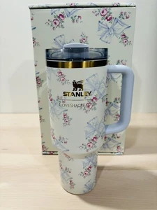 The Stanley x LoveShack ausgefallener Urlaubslöscher | 40 Unzen - Rosa Beaux Blue - Bild 1 von 1