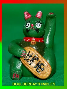 BOULDER BAY THIMBLE - SHAPED JAPANESE MANEKI-NEKO #261 Lucky Green Cat - Picture 1 of 6