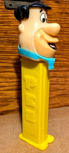 PEZ DISPENSER THE FLINTSTONES FRED FLINTSTONE 1992 VINTAGE YELLOW STAND - Picture 1 of 6