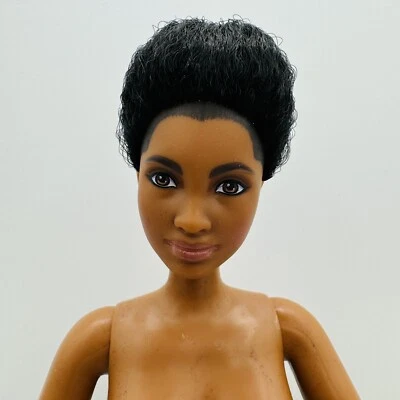 Muñeca articulada Barbie desnuda con curvas talla grande Ida B. Modelo Wells For Muse único en su clase Foto 1 de 3