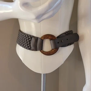 Geoffrey Beene Brown Woven Braided Women's Belt Wooden Buckle Size S/M - Picture 1 of 4