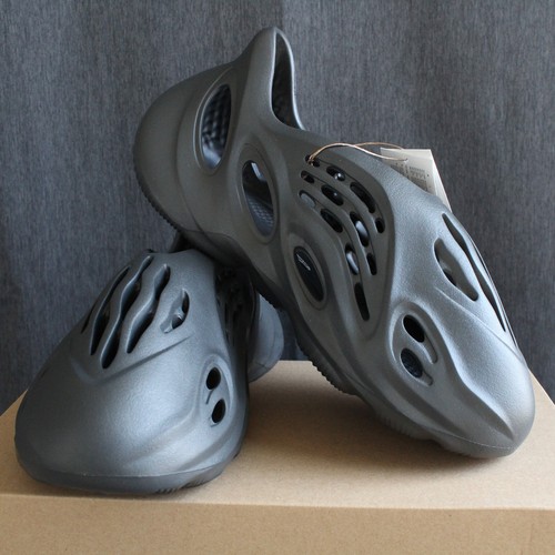 Adidas Yeezy schiuma RNR ""Onice"" HP8739