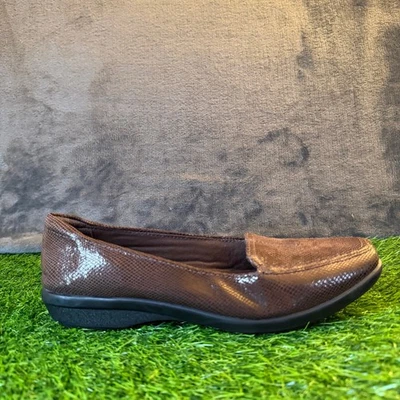 Женские удобные мокасины на плоской подошве с тиснением в виде змеи Clarks Collection коричневые 8,5 M - Изображение 1 из 4