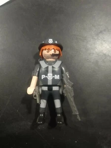 PLAYMOBIL FIGURA POLICIA SWAT CON PISTOLA Y RIFLE - 26/12/19 - Imagen 1 de 1