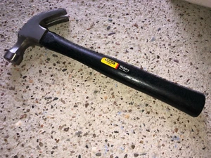  Martillos de uñas de garra curva Stanley Tools®, mango de nogal negro 16 oz 0761745166 - Imagen 1 de 2