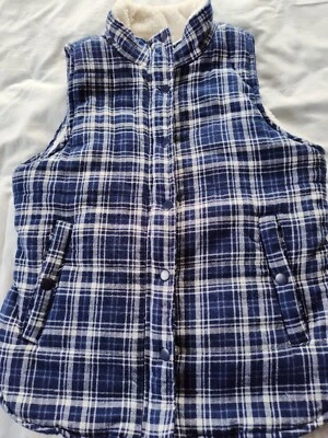 Colete feminino TRUE CRAFT com zíper completo/apertado. Tamanho médio. Bolsos frontais. - Imagem 1 de 4