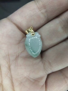 Natural Burma icy green jadeite jade 18K(au750) yellow gold peach pendant - Picture 1 of 4