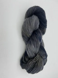 (55,00 €/kg) dünnere handgefärbte Filzwolle 100gr. Nadel 5 schwarz grau mix - Bild 1 von 3
