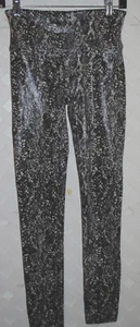 Spanx Faux Leather Snake Shine Leggings Sz M Grey Black High Waist NWOT - Picture 1 of 6