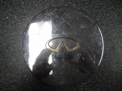 Uno (1) Infiniti J30 1993-1997 cromado con tapa central dorada 10254 73708 70309 Foto 1 de 4