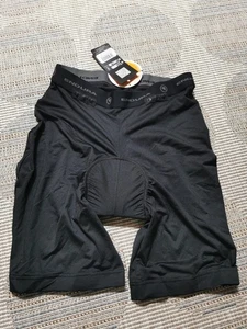 Endura Pantaloncini da donna imbottiti a rete con fodera clickfast - Nero, taglia L - Foto 1 di 3