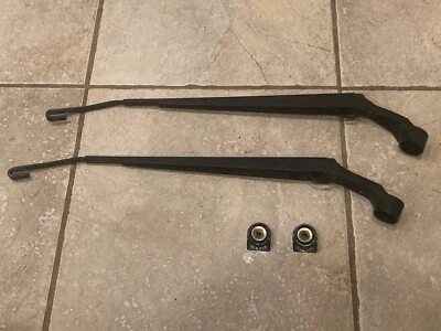 99-07 Toyota Land Cruiser Pair of Front Windshield Wiper Arms *No Blades* 175K - Image 1 of 4