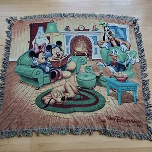 Mickey Mouse Walt Disney World Tapestry Blanket Fireplace Christmas Night - Picture 1 of 7
