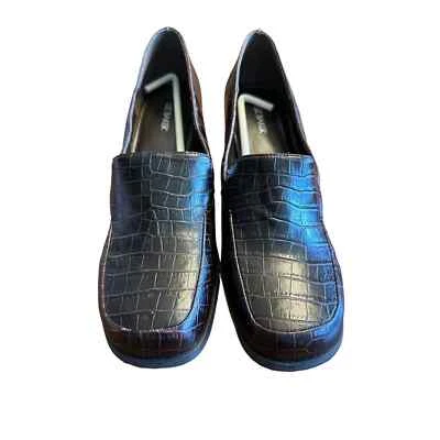 Zapatos de salón Liz Baker para mujer 9,5 M imitación cocodrilo negros sin cordones Foto 1 de 4