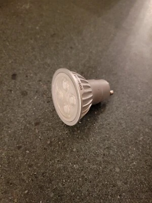 TOSHIBA 7GU10/827NFL25 E-CORE LED MINI FLOOD LAMP MR16 6.5 WATT LOT OF 2 NEW - Image 1 of 4