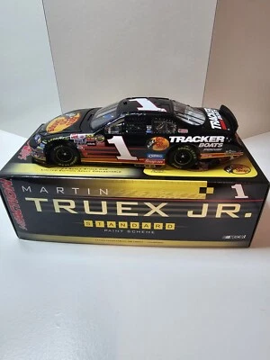 Martin Truex Jr. 2006 1/24 Bass Pro Shops. Ação  - Imagem 1 de 4