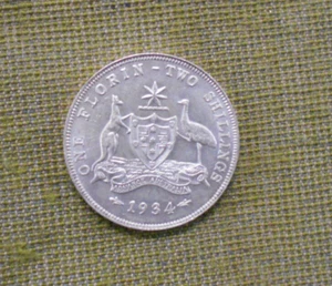 #C38. QUALITY 1934 AUSTRALIAN STERLING SILVER FLORIN TWO SHILLING COIN - Picture 1 of 4
