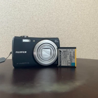 FUJIFILM FinePix F100fd Compact Digital Camera Black From Japan - Image 1 of 4
