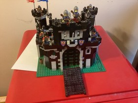 LEGO Castle: Black Monarch's Castle (6085)
