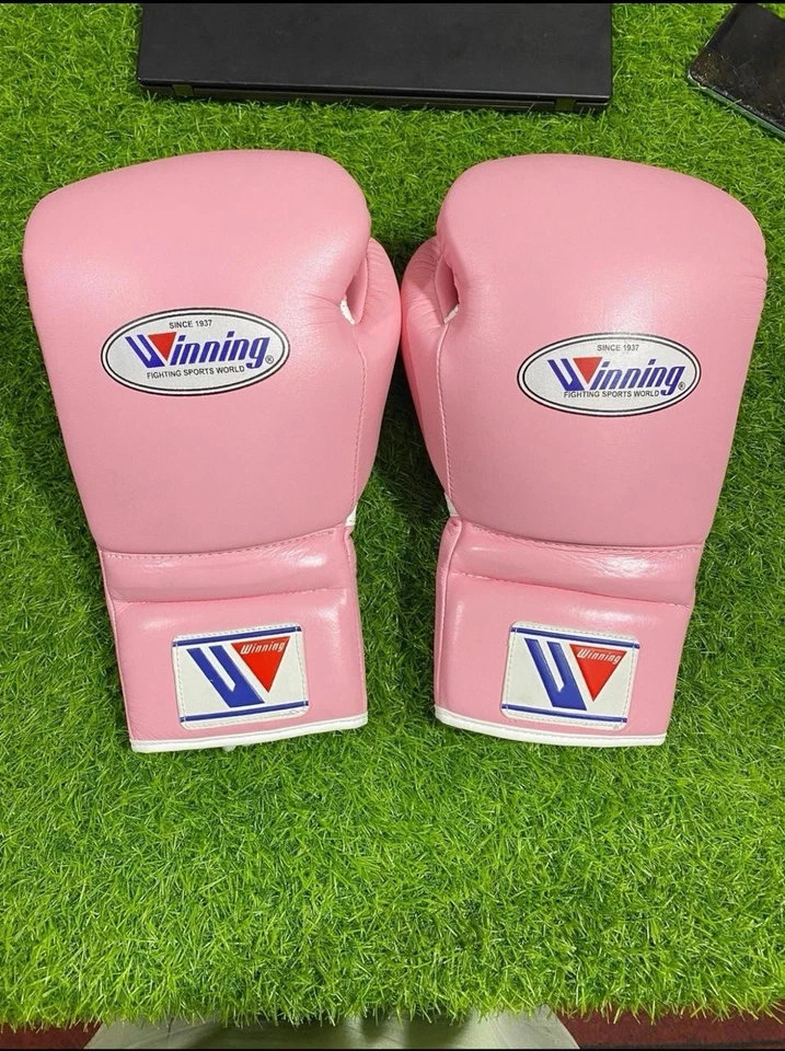 Guantes de boxeo profesionales ganadores con cordones, guantes de boxeo de entrenamiento, cuero puro Foto 1 de 1