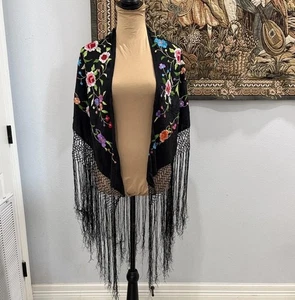 Scialle donna ricamato floreale taglia unica nero frange macramè spagnolo manton - Foto 1 di 7