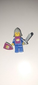 VINTAGE LEGO YELLOW CASTLE 6075 375 BLUE CROWN KNIGHT SQUIRE ARMSMAN MINIFIGURE
