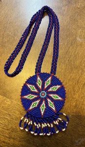 Vintage Native American Hand Crafted Beaded Medallion Necklace Blue Starburst - Picture 1 of 7