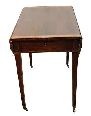 Antigua mesa inglesa Sheraton de palo de rosa satinado con bandas pembroke hojas caídas Foto 1 de 4