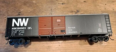 bowser ho Norfolk And Western 50' Double Door Boxcar  - Image 1 of 2