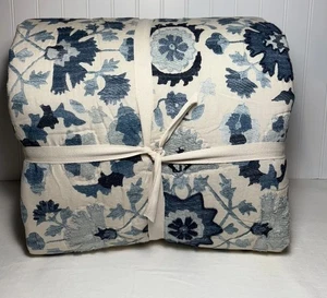 Pottery Barn Penelope Handcrafted Quilt ~ Blue ~ King/Cal King Read - Picture 1 of 15