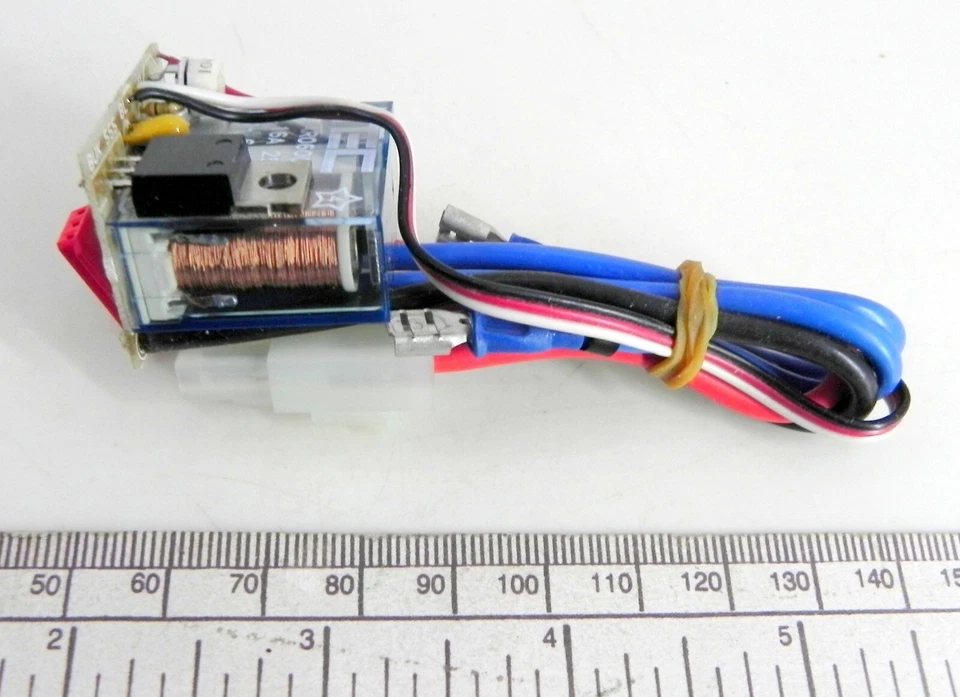 R/C Relay, FUTABA Plug - Image 1 of 3