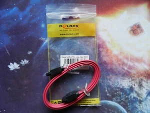 50cm Delock SATA 6 gb/s Kabel 7pol beidseitig gerade Stecker mit Metallclip rot - Bild 1 von 1