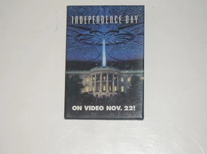 Independence Day Pinback Advertisement Pin Button Movie - Picture 1 of 2